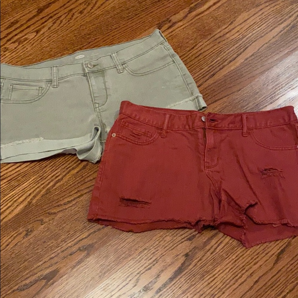Old Navy semi-fitted shorts - size 6